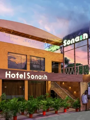 Hotel Sonash by Golden Treat 인도르 호텔