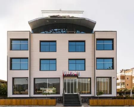 アクチャイハンホテル エドレミトのホテル