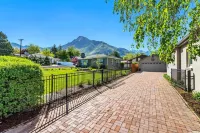 Cozy, Convenient Holladay Bungalow w/ Amenities