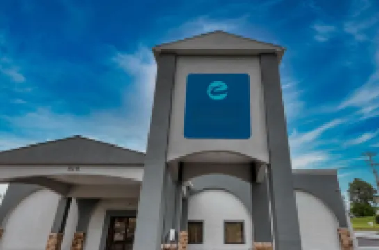 Clarion Pointe Decatur Downtown