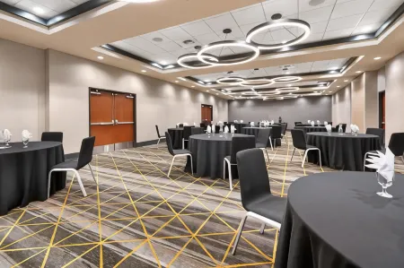 Holiday Inn Yakima Отели рядом с Аэропорт Якима Эйр Терминал