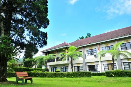 Sari Ater Hotel & Resort Отели рядом с достопримечательностью «Kiara Pool Ciater Spa Resort»