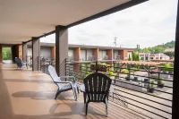 The Beaucatcher, a Boutique Motel