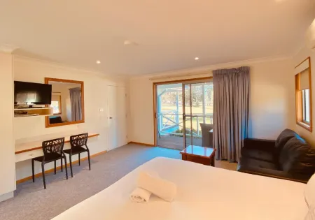 波高爾賓村 飯店