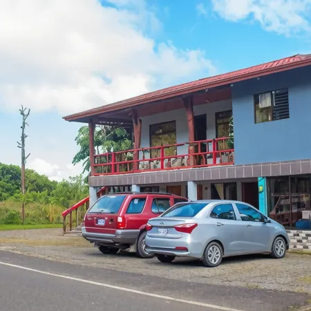 Cabinas Cascada Rio Celeste