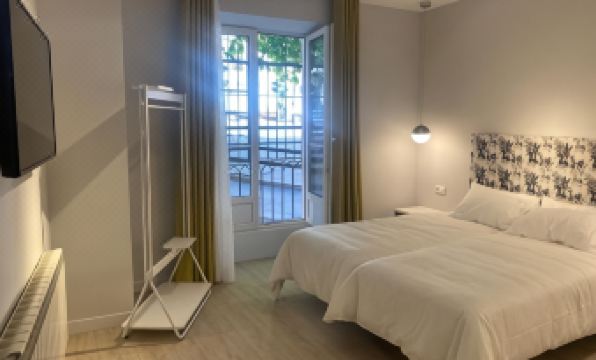 Apartamentos la Flora Burgos Todos Con Aire Acondicionado y Ascensor