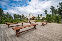 Under Canvas Mount Rushmore - Homestays