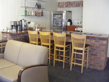 Titania Motel Отели в г. Эссингтон