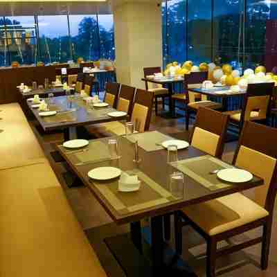 Nrich Skyotel Dining/Meeting Rooms
