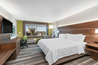 Holiday Inn Express & Suites LAKE HAVASU - LONDON BRIDGE by IHG Hotels near Action Sports