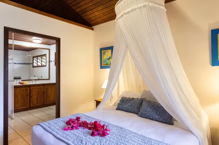 Poppy's on the Lagoon