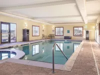 La Quinta Inn & Suites by Wyndham Trinidad فنادق في ترينيداد