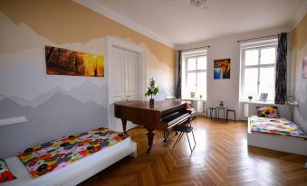Travel&Joy Backpackers