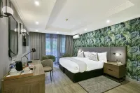 Cresta Thapama Hotel - parkir