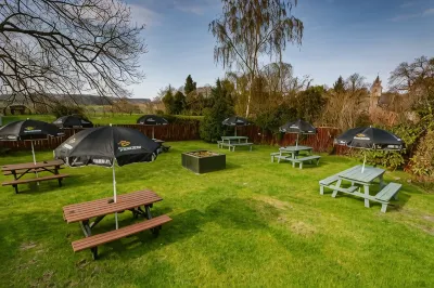 ザ タンカーヴル アームズ のホテル