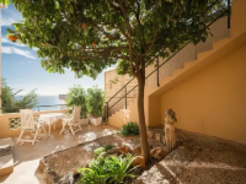 Hôtel le Roquebrune Hotel berhampiran L'Olivier Millenaire