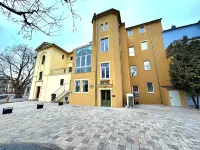 Promenaden Hotel