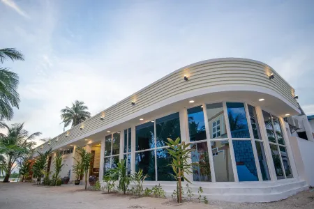 Lodger Guest House Отели в г. Хитхадхоо