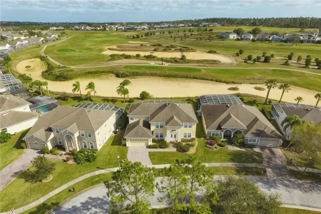 Large Villa - Close to Disney with Extended Patio and Golf Course Views Отели рядом с достопримечательностью «Хайлендс Резерв Голф Клаб»