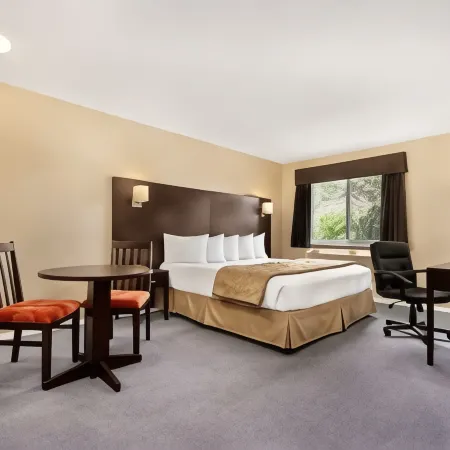 Super 8 by Wyndham West Kelowna BC