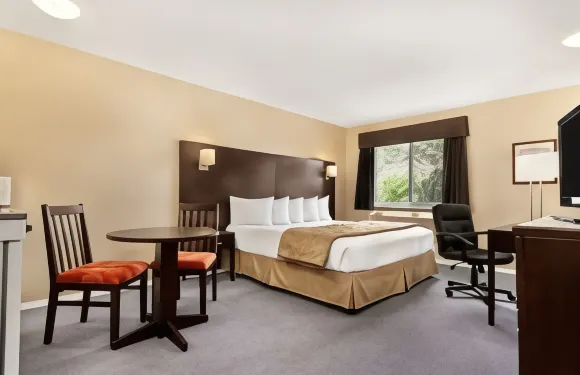 西基洛納温德姆速8酒店