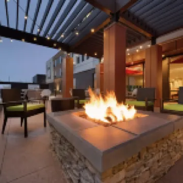 Home2 Suites by Hilton - Milwaukee Airport