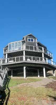 Panoramic Ocean Views walk to the Beach