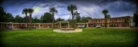 Nassau Holiday Motel - Parkplatz