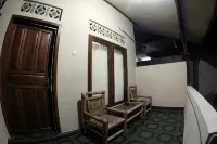 Duyung Rooms & Resto Gerupuk Hotels in Mertak