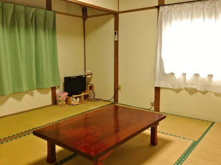 Kiyomi-so Отели рядом с достопримечательностью «Sakatsura Isozaki Shrine»