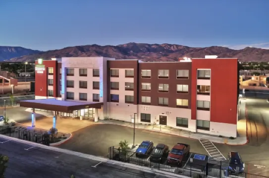Holiday Inn Express & Suites ALBUQUERQUE EAST by IHG