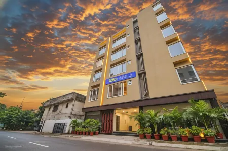 FabHotel Samotel - Nr Kolkata Airport Отели рядом с достопримечательностью «NIH Flower Garden»