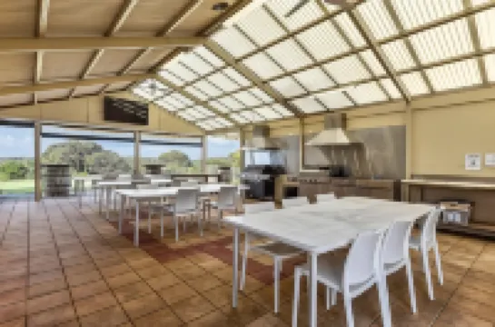 Lakeview Motel and Apartments