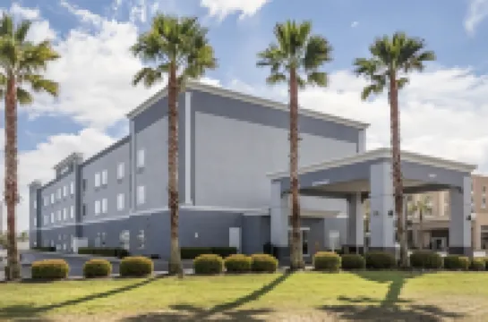 Best Western Plus Brunswick Inn  Suites