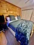 Log Cabin On 5 Private Acres, Gated Community With River Access