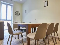 Charming apartment 3 bedrooms, 5 minutes walk from lake and train station Hoteles en Lecco