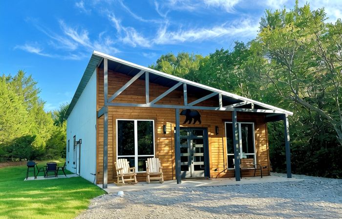 Cozy, Rustic Cabin w/ Pool Table, Foosball, & Fast WiFi, South of Norman