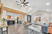 Modern Luxe 5 Br  4 BA Home. Near the  Airport and Downtown Atlanta - واي فاي
