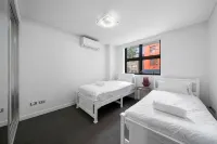Delicated 3BR Apt(Parking)/ICC/DarlingHarbor-10min - balcony