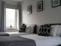 Hawthorn House-Sleeps 4-Pet Friendly-Parking Hotels in Ashington