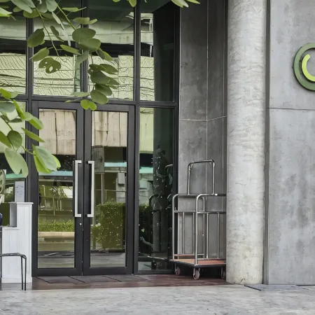 C U Inn Bangkok Отели рядом с достопримечательностью «Школа Хорванг»
