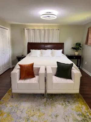 Come stay in our spacious ranch home in Mason. Ten minutes from Kings Island.