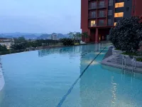 Piccadilly Residence Ipoh - Private Car Park - High Floor with Balcony - 3 Min to Famous Eatries - 인피니티 풀