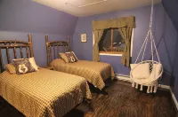 Lake George Chalet - The Pines Chickadee #29