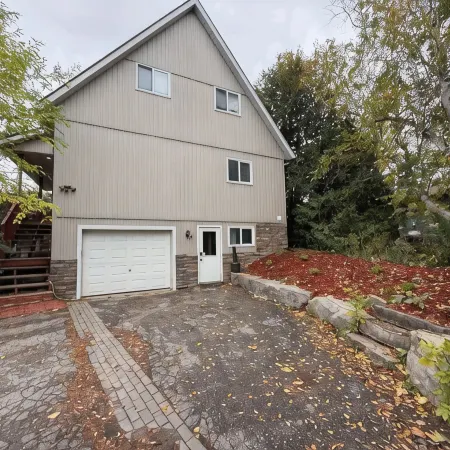 5 Bedrooms, Mountain Views, Steps from Blue Mountain Village, Hot Tub, BBQ