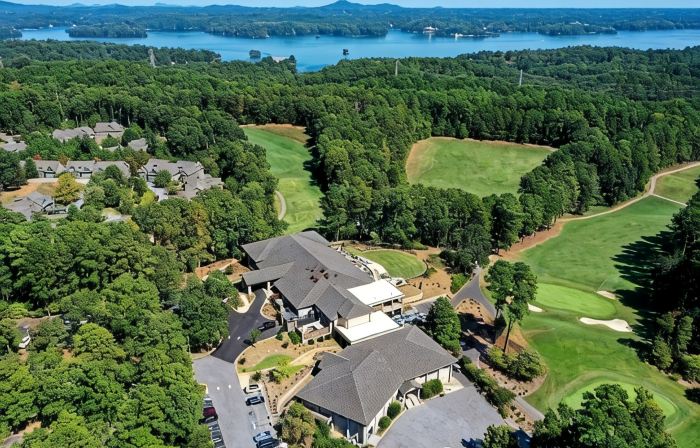 Lake Front Keowee Condo W/ Balcony & Resort Amenities! 2 Bedroom Condo by RedAwning