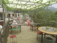Taihang Holiday Guesthouse - Inns