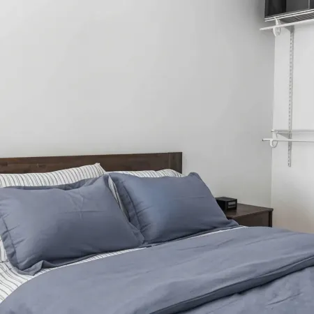 Cityscape Sanctuary: parking+laundry