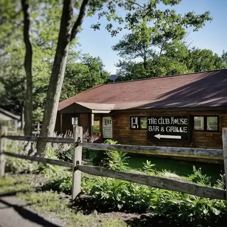 Elegant & Cozy Condo with Loft @ Enchanting Blue Knob All Seasons Resort -3 Beds