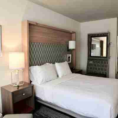 Holiday Inn SALEM (I-93 AT EXIT 2) by IHG Rooms
